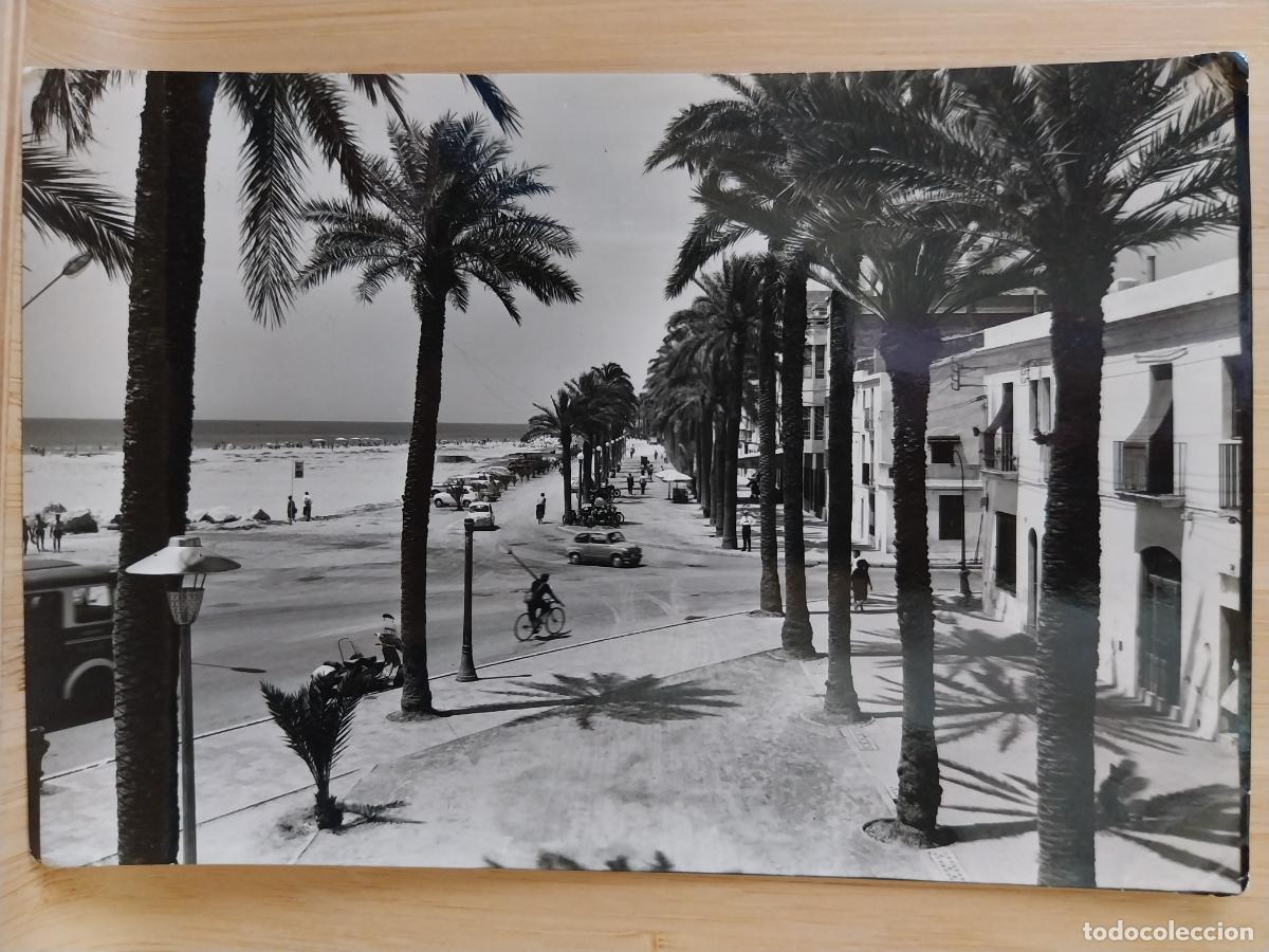 Postales: VILLANUEVA Y GELTRU PASEO NTRA SRA DEL CARMEN ED GUILERA 528 CIRCULADA A&Ntilde;OS 60 SEAT 600 VESPA