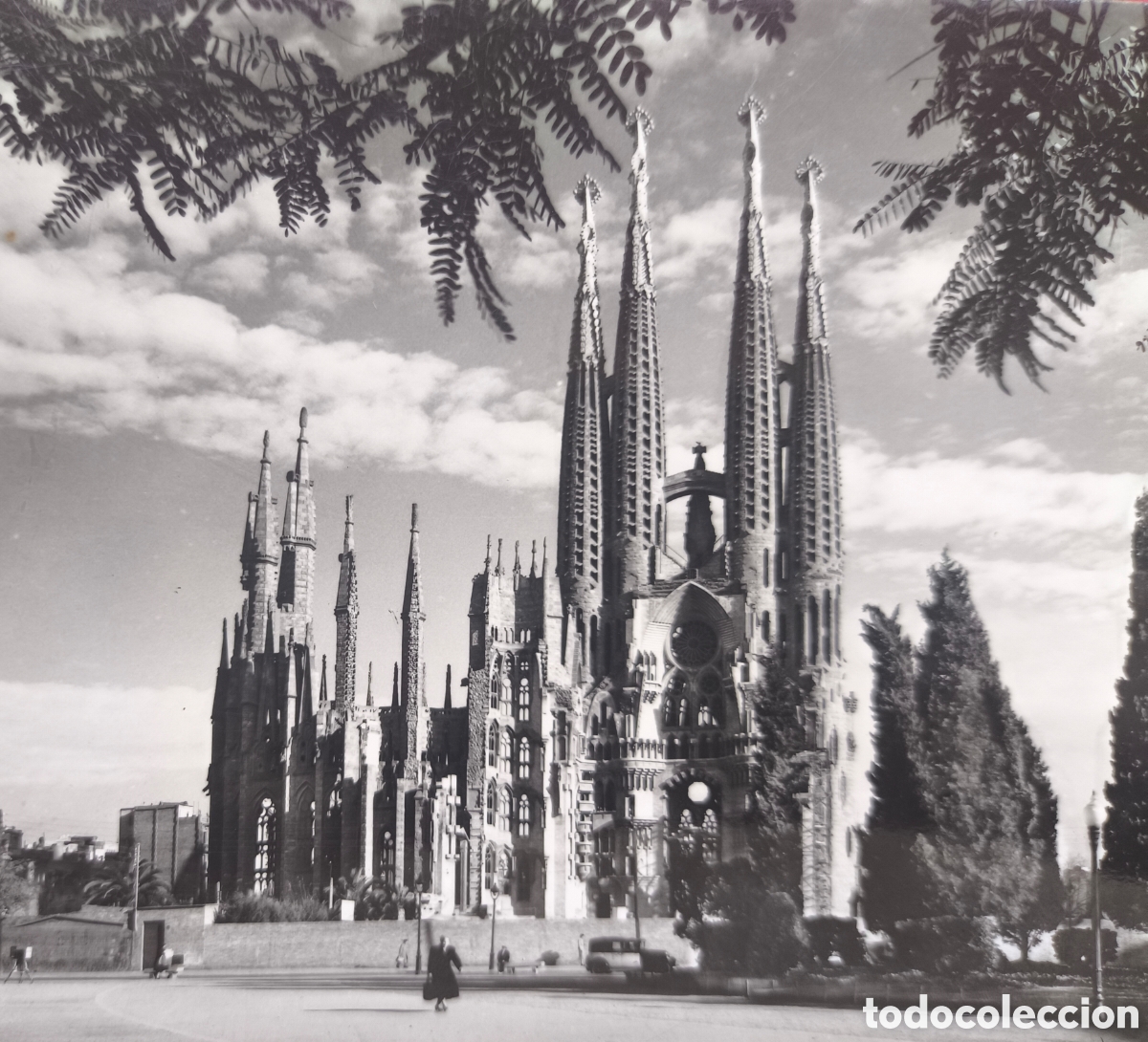Postales: GAUD&Iacute; LA SAGRADA FAM&Iacute;LIA POSTAL FOTOGRAF&Iacute;A CEBOLLERO BARCELONA C. 1955