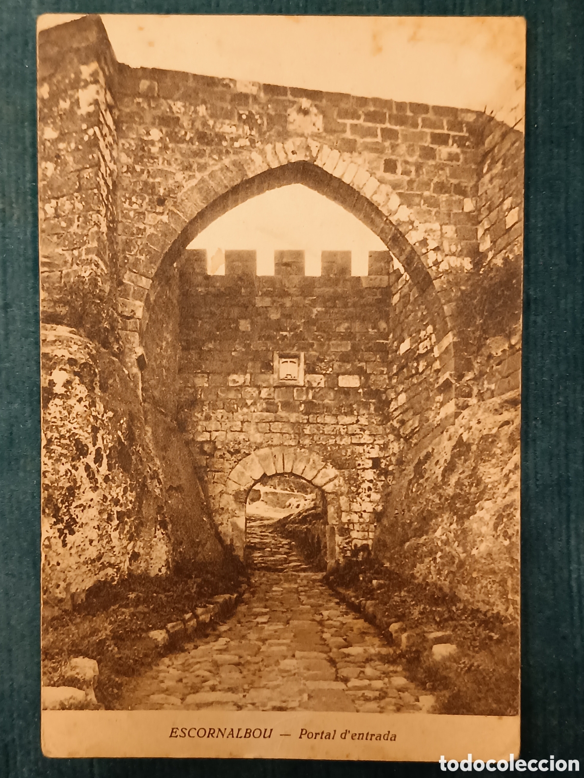 Postales: ESCORNALBOU. Portal d'entrada