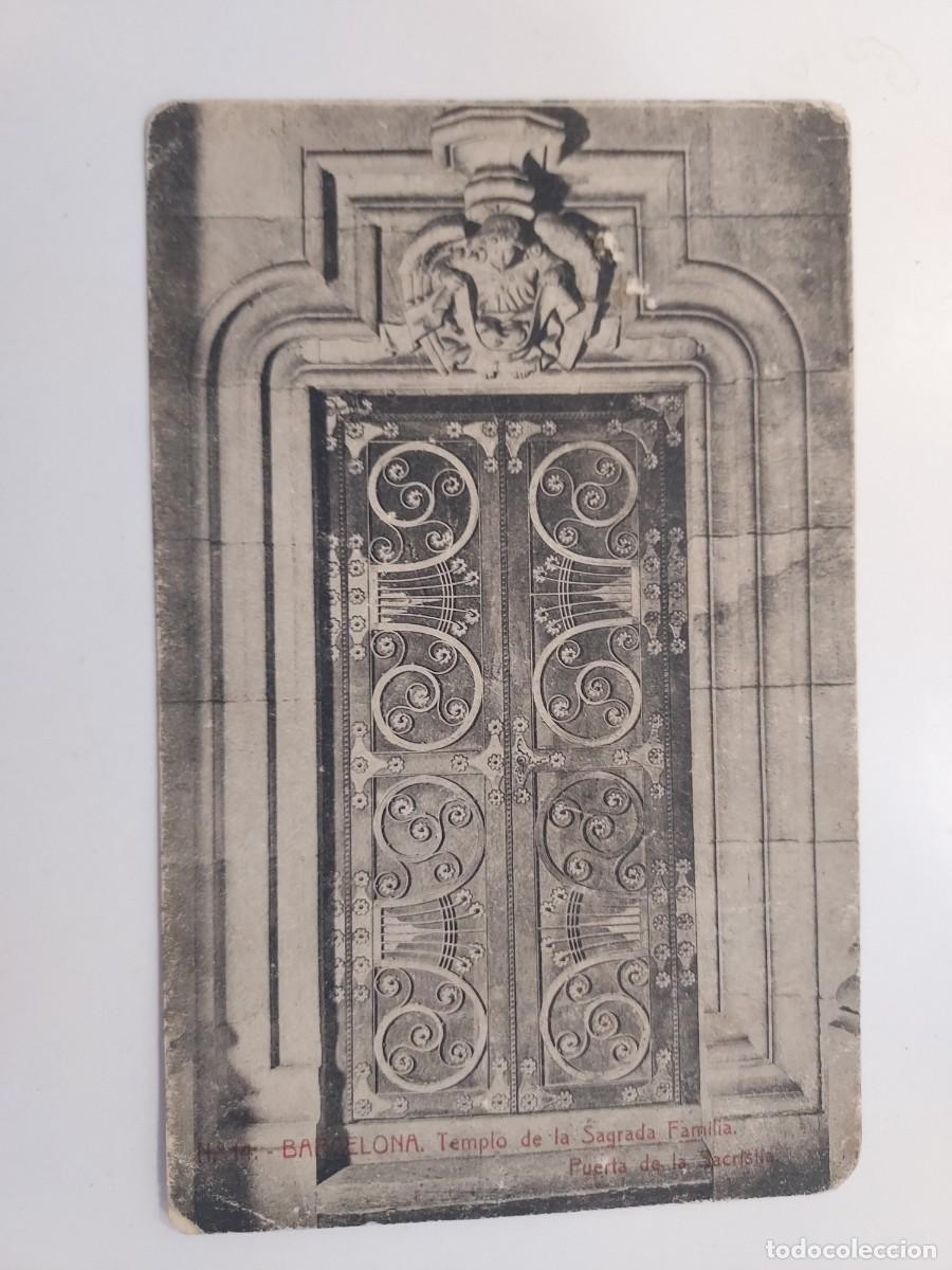 Postales: POSTAL BARCELONA TEMPLO DE LA SAGRADA FAMILIA PUERTA DE LA SACRISTIA. VDA PLA 14. SIN CIRCULAR