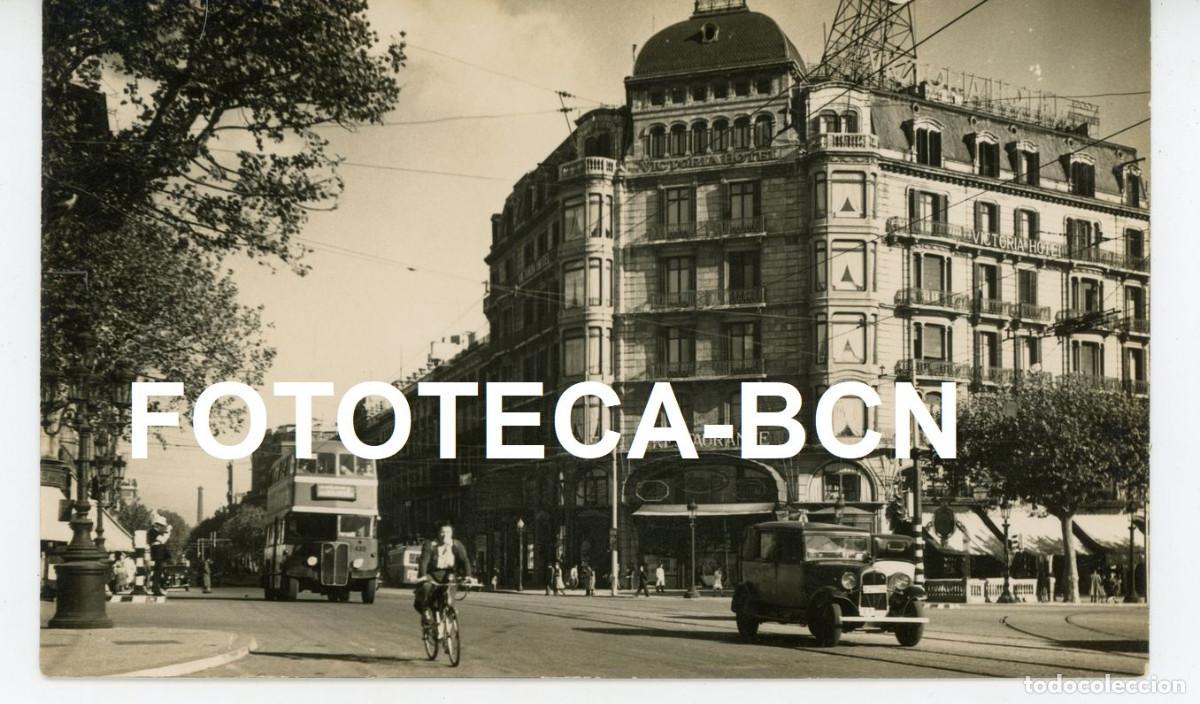 Postales: BARCELONA PL CATALUNYA CASA VICEN&Ccedil; FERRER AUTOBUS TAXI GUARDIA URBANO A&Ntilde;OS 50/60