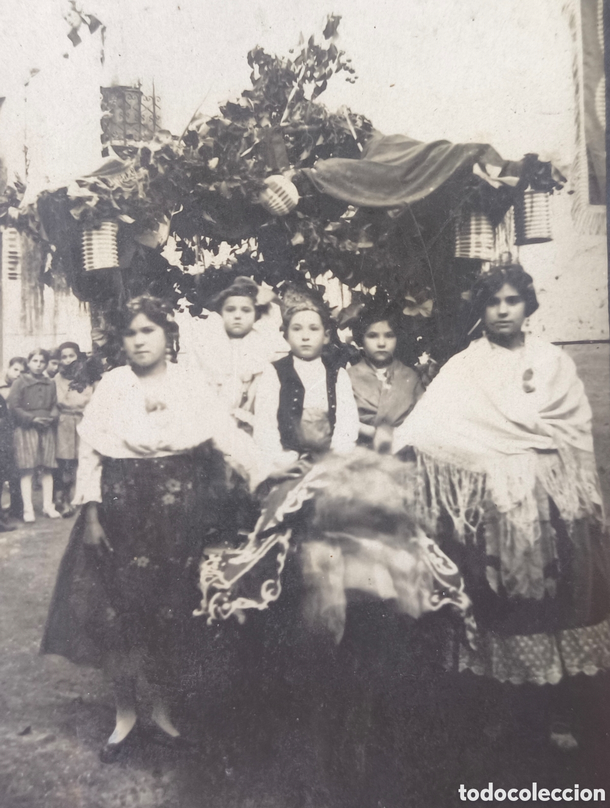 Postales: ESPA&Ntilde;A SIN IDENTIFICAR ROMER&Iacute;A FIESTA POPULAR CARROZA NI&Ntilde;OS POSTAL FOTOGR&Aacute;FICA C. 1925