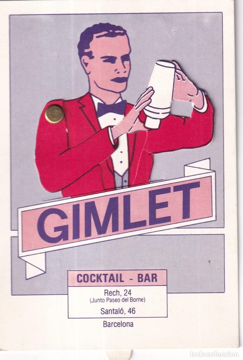 Postales: GIMLET. COCKTAIL BAR. BARCELONA. TARJET&Oacute;N ARTICULADO. EL BARMAN AGITA LA COCTELERA,
