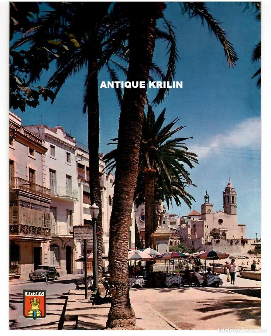 Postales: SITGES N&ordm; 47 DETALLE DEL PASEO E IGLESIA / ESCUDO DE ORO / SIN FRANQUEAR