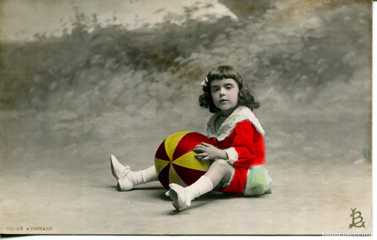 Cartoline: NI&Ntilde;O CON PELOTA-SERIES INFANTILES 2001- LB -LUIS BARTRINA