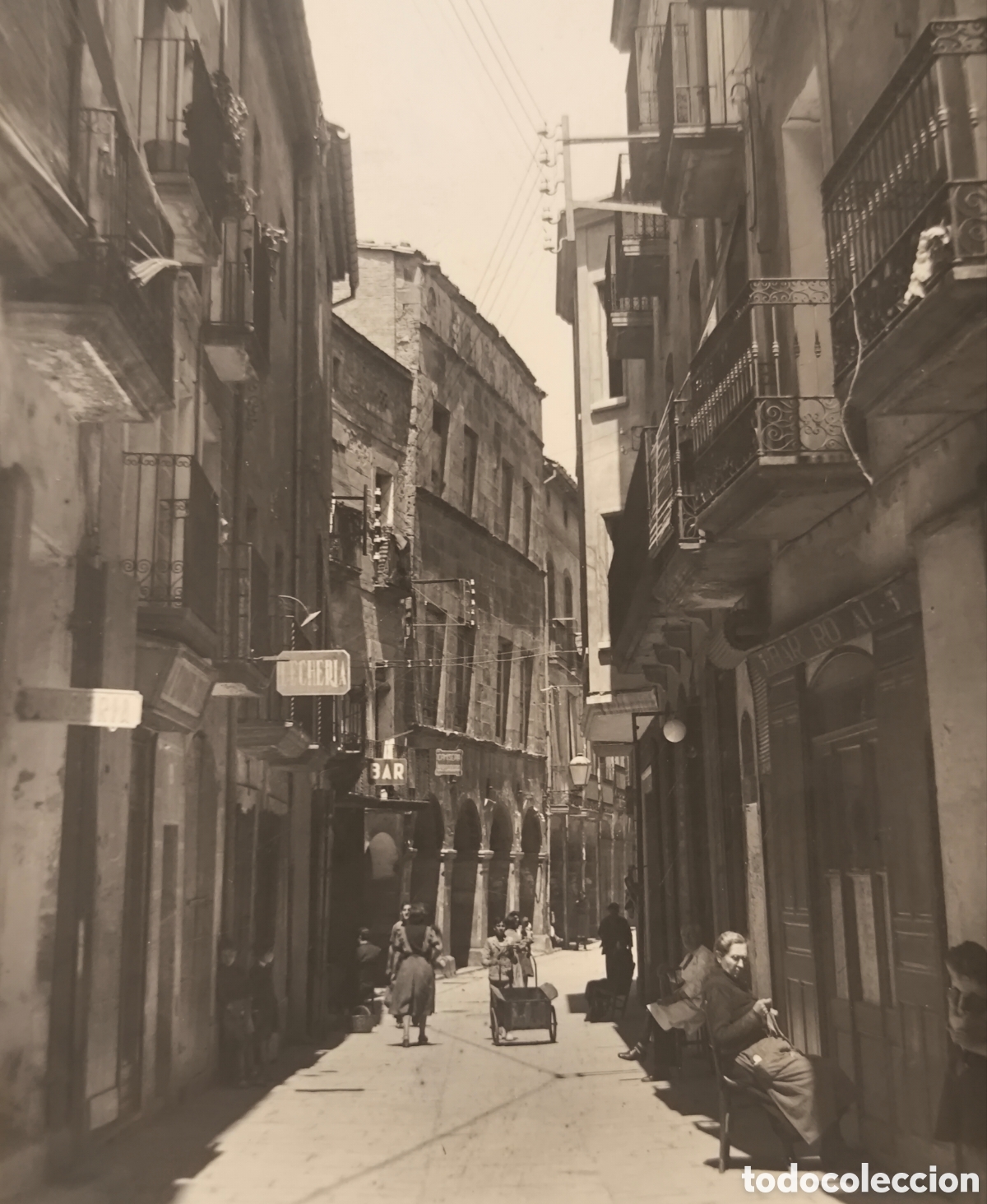 Postales: GUISSONA CARRER DE LES BOTIGUES POSTAL FOTOGR&Aacute;FICA ED. PAMIAS LLEIDA C. 1955