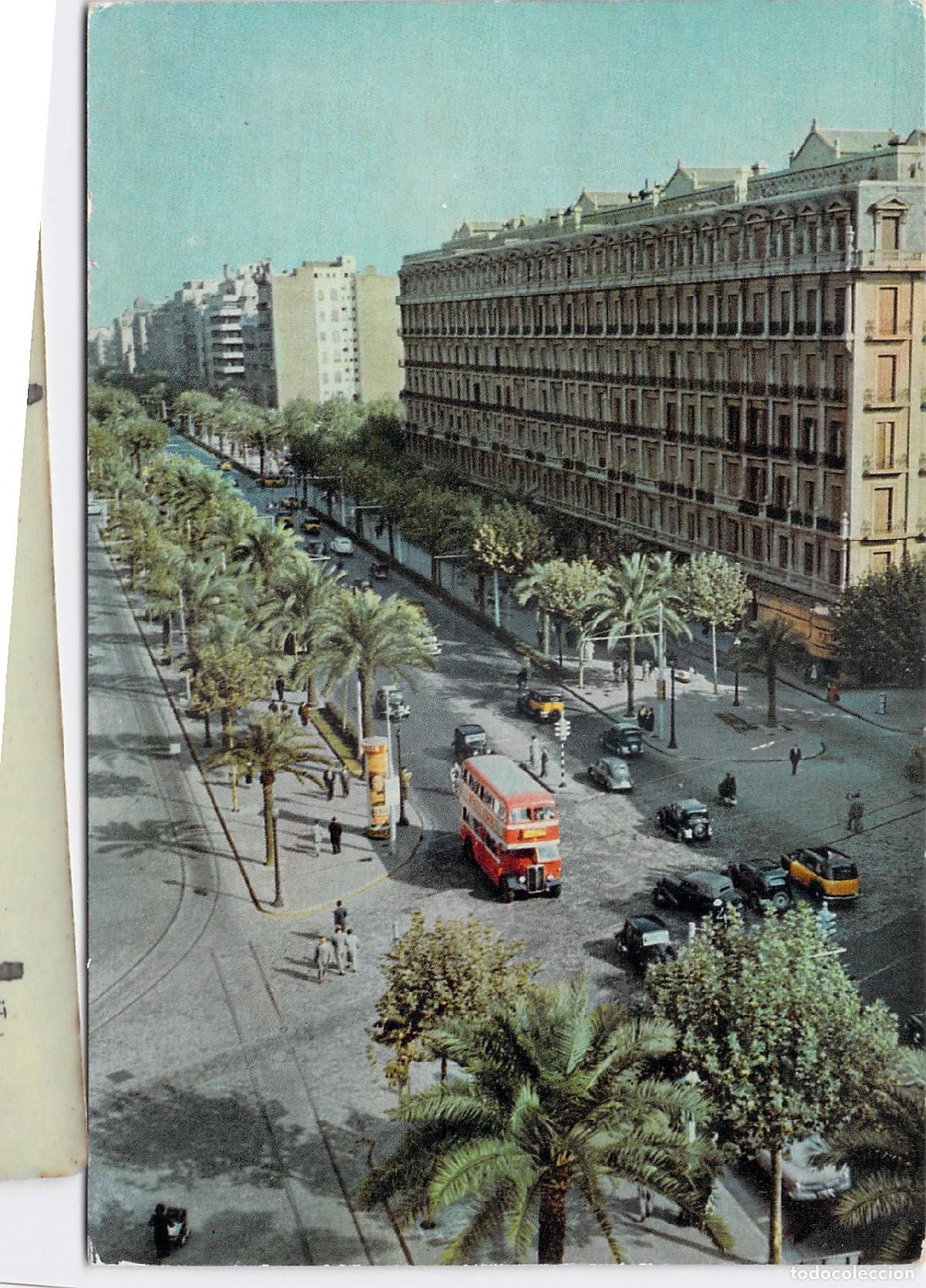 Postales: Postal Barcelona Avenida del General&iacute;simo Franco y Autob&uacute;s Rojo