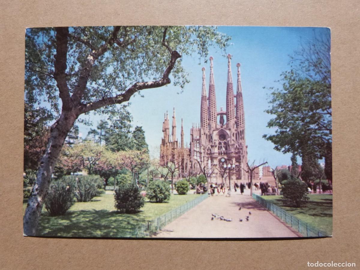 Postales: Postal de Barcelona - Plaza de la Sagrada Familia - A&ntilde;os 60