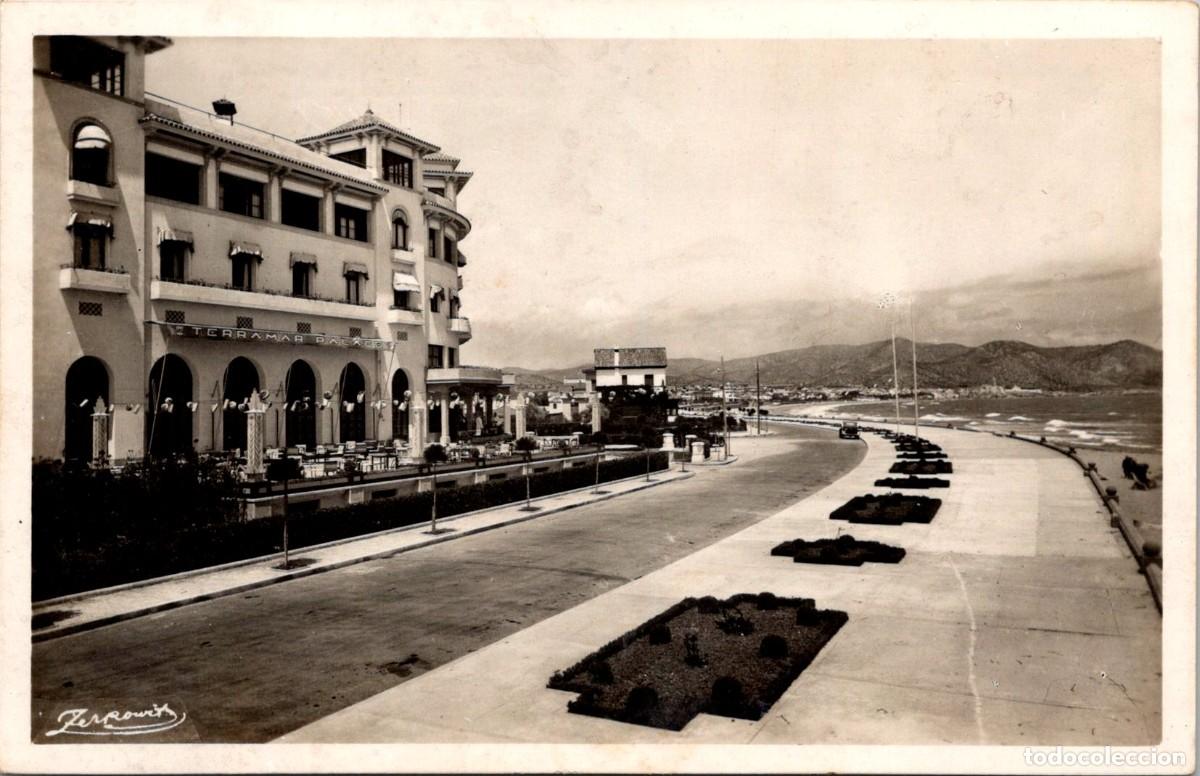 Postales: Sitges - Hotel Terramar Palace y Paseo Mar&iacute;timo - Zerkowitz 30 - 140x90mm