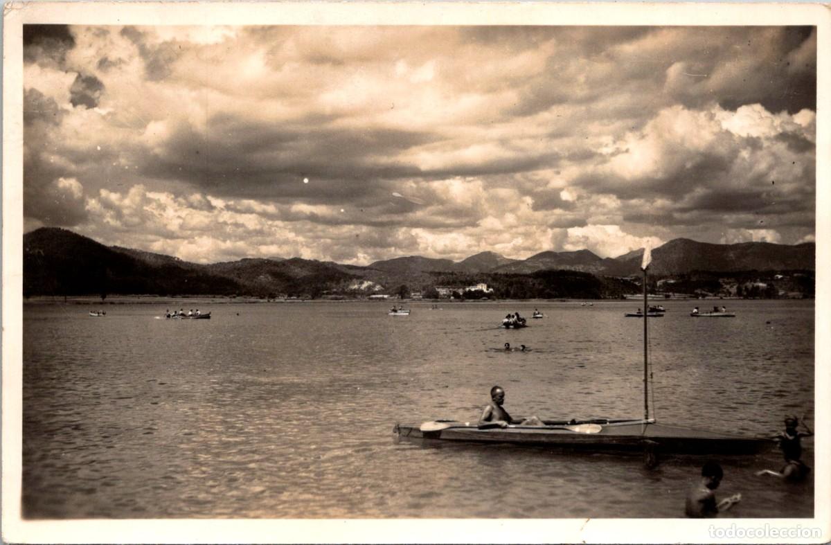 Postales: Ba&ntilde;olas - Vista del Lago - Fotogr&aacute;fica - Sin datos - 138x90mm - Curiosa Piragua Bi a Remo y vela