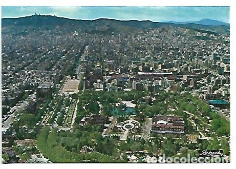 Postales: VISTA AEREA DEL PARQUE E LA CIUDADELA, ARCO DE TRIUMFO Y TIBIDABO AL FONDO.- BARCELONA