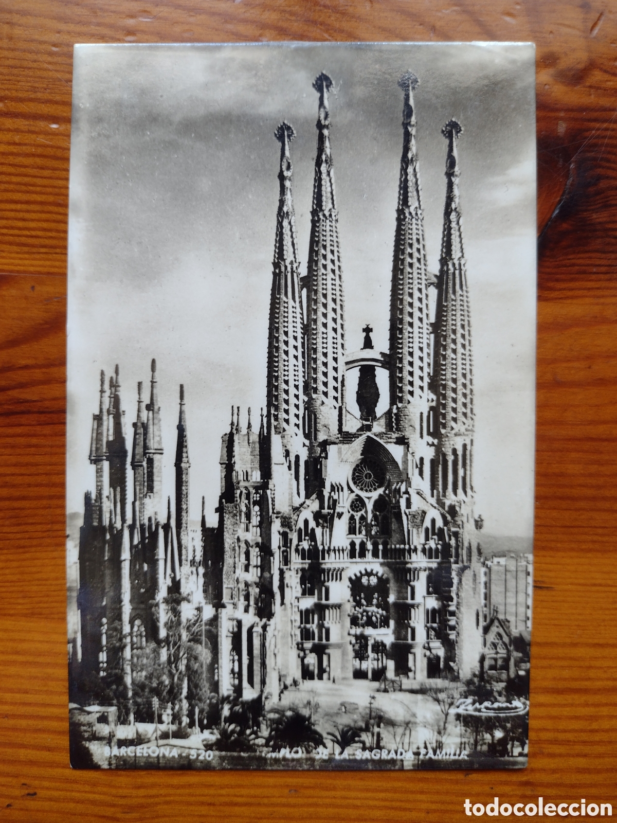 Postales: Postal a&ntilde;os 50 de la Sagrada Fam&iacute;lia, circulada b/n