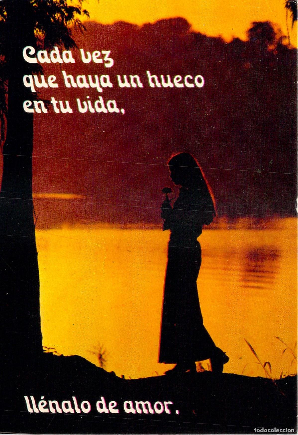 Postales: Postal Rom&aacute;ntica Silueta de Mujer al Atardecer Posters del Tiempo