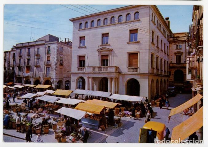 Postkarten: m11661 Figueres Plaza Del Caudillo En Dia De Mercado 1963 Meli N&ordm;1044 sc