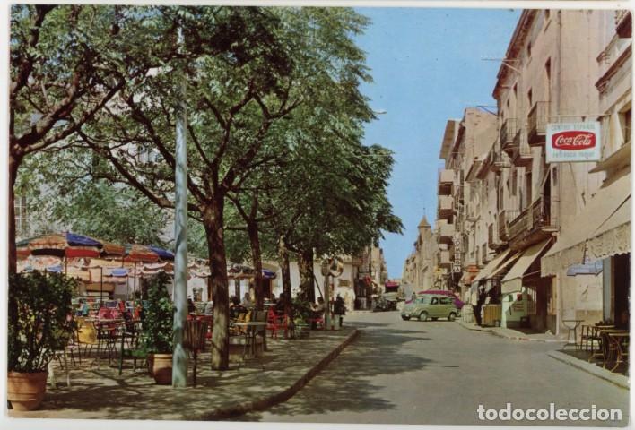 Postales: m11752 Palafrugell Detalle De La Plaza 1967 Gif N&ordm;3 sc seat 600 centro espa&ntilde;ol coca cola