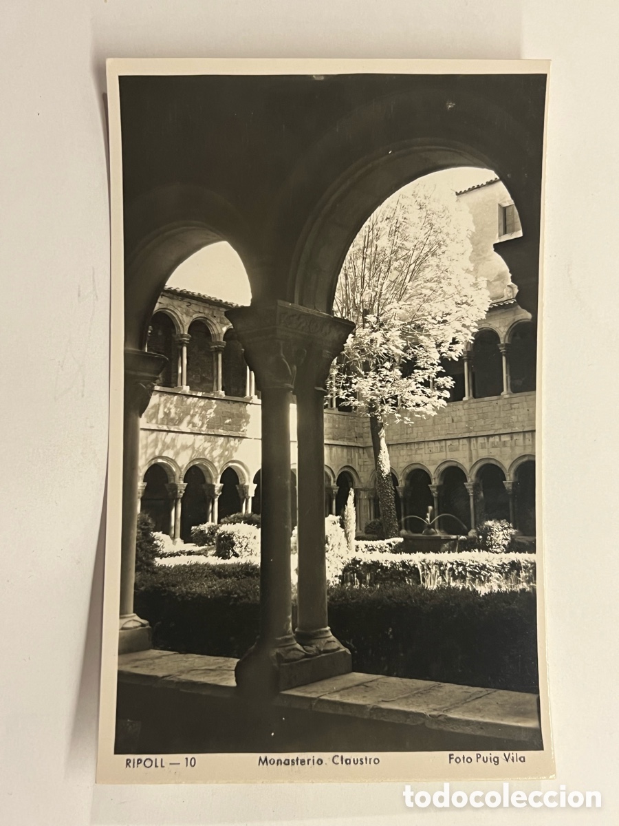 Postales: RIPOLL (Girona) Postal No.10, Monasterio Claustro Foto Puig Vila (h.1950?) S/C