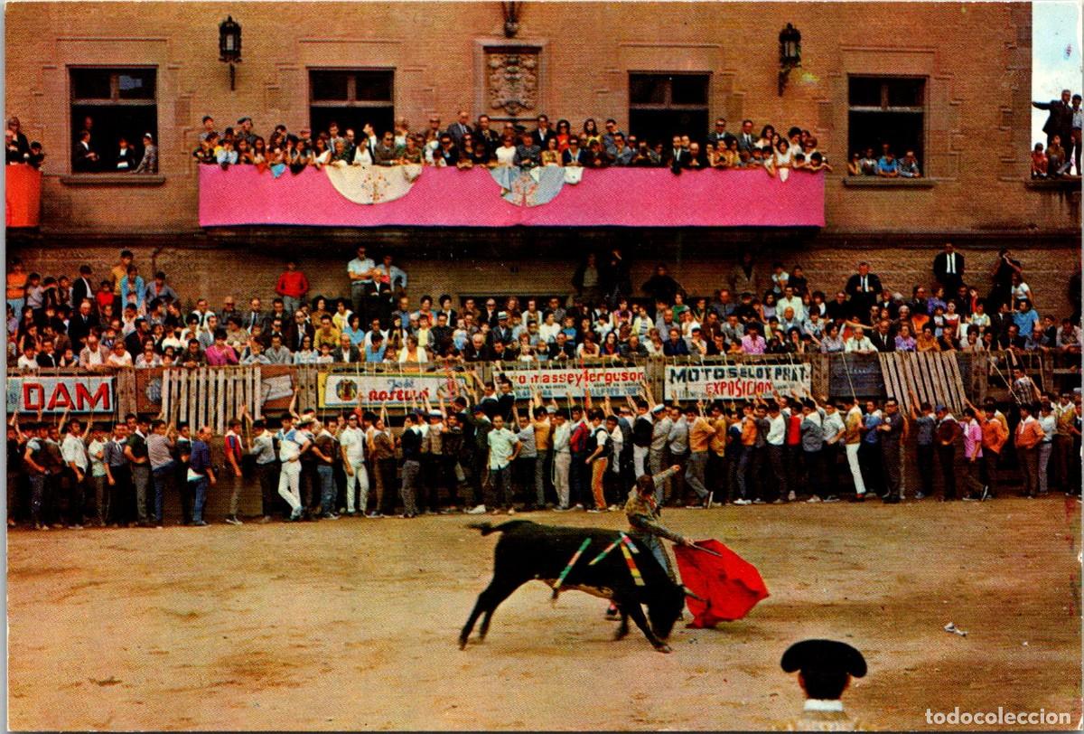 Postales: Cardona (Barcelona) - Fiesta Mayor - Corre del Bou - 150x101mm - Toros en la Plaza Mayor