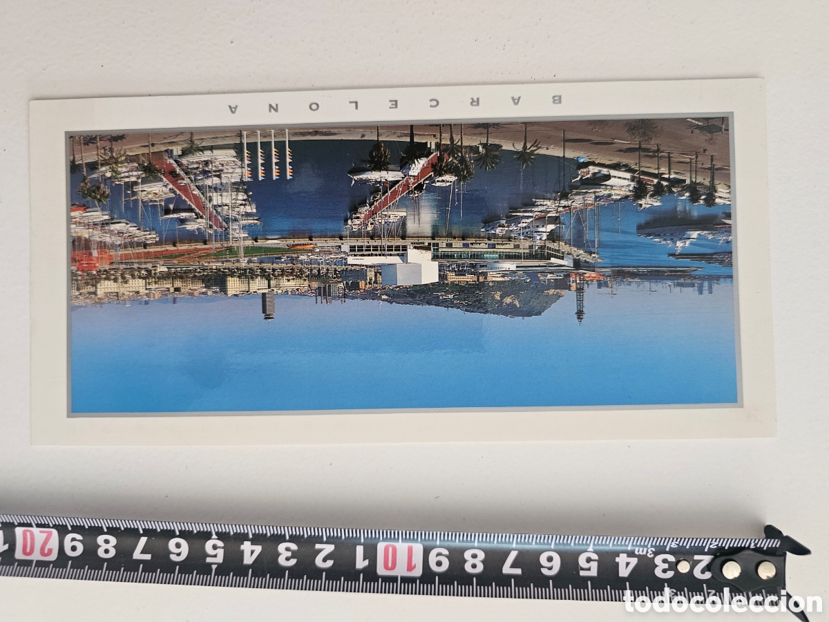 Postales: Postal de Barcelona grande, El Puerto y Montjuich 1990s. Mal impresa o recortada