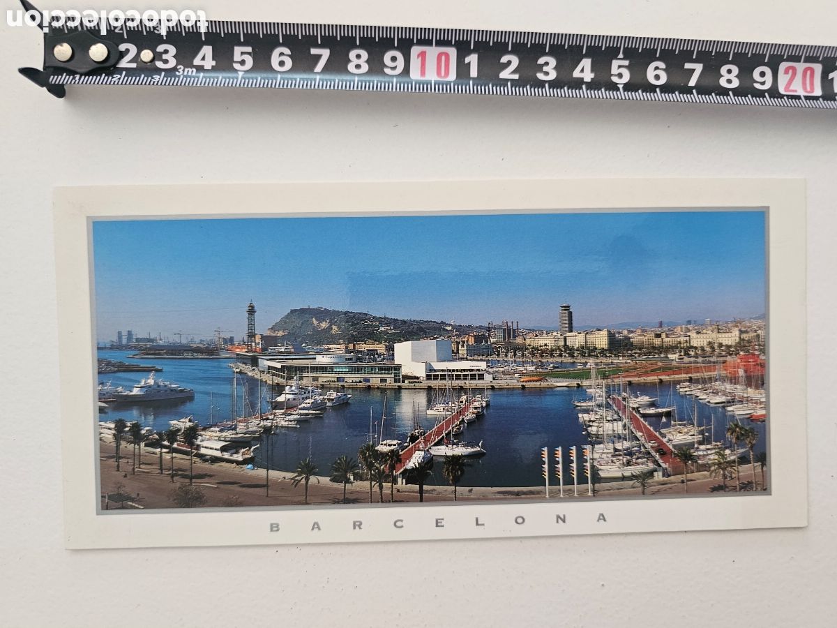 Cartes Postales: Postal de Barcelona grande, El Puerto y Montjuich 1990s. Mal impresa o recortada