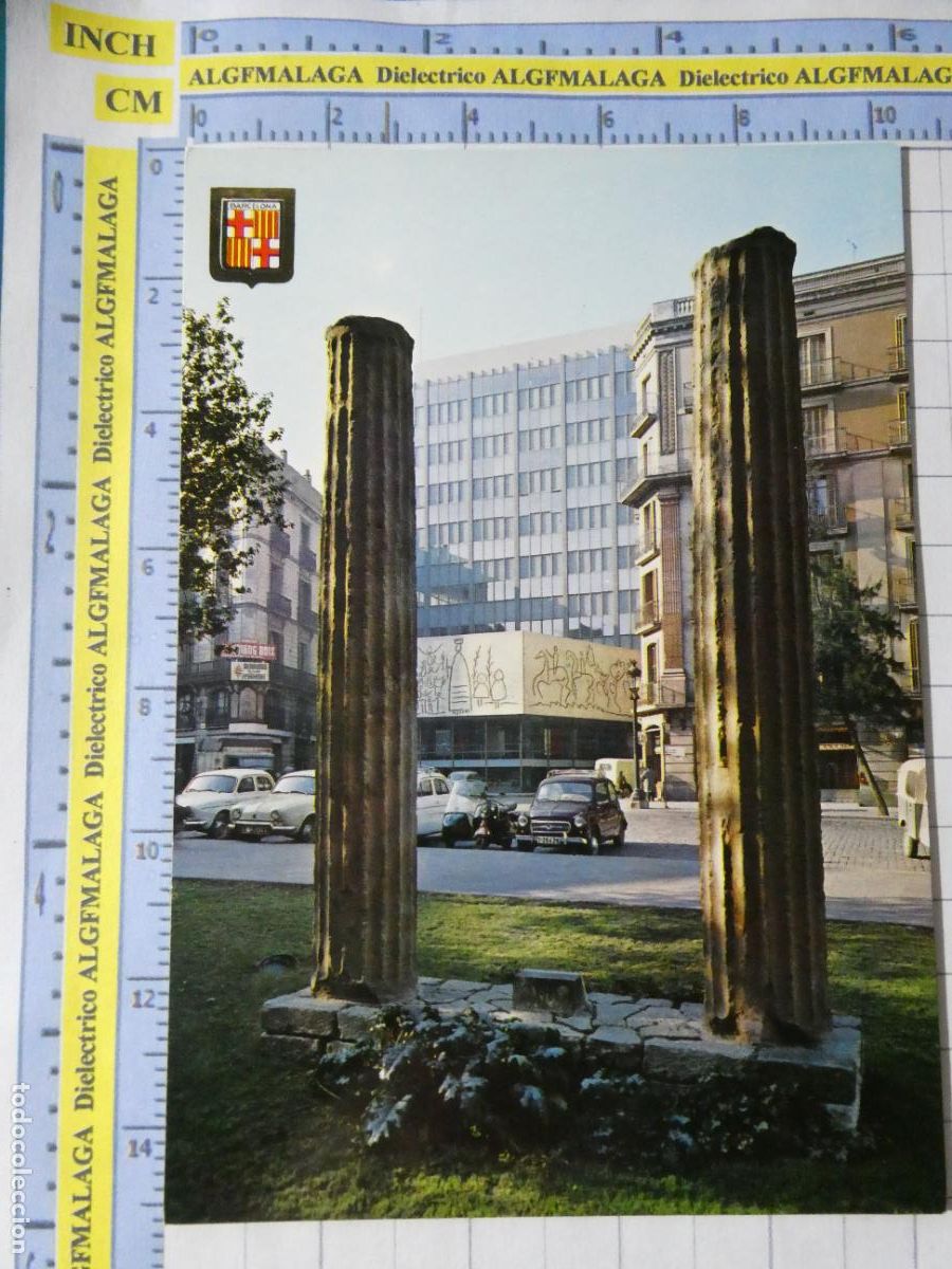 Postales: POSTAL DE BARCELONA. A&Ntilde;O 1964. COLUMNAS ROMANAS EN LA PLAZA NUEVA. SIDECAR COCHES. 1216 ESCUDO. 4731