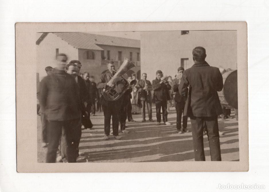 Postales: BELMUNT DE CIURANA (TARRAGONA).- BANDA DE M&Uacute;SICA POSANDO CON SUS INSTRUMENTOS.