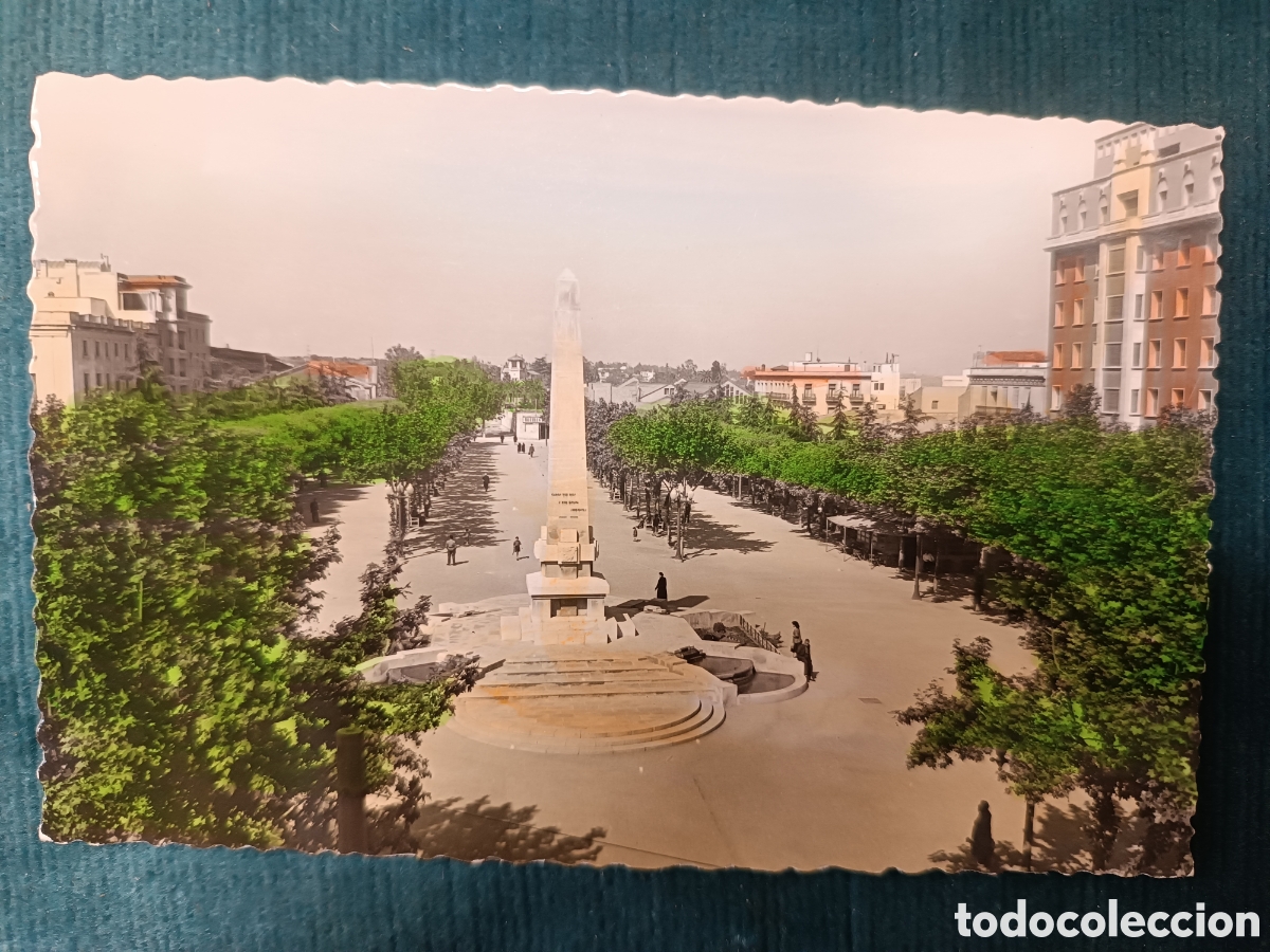 Postales: 10 REUS (Tarragona). Avenida de los M&aacute;rtires