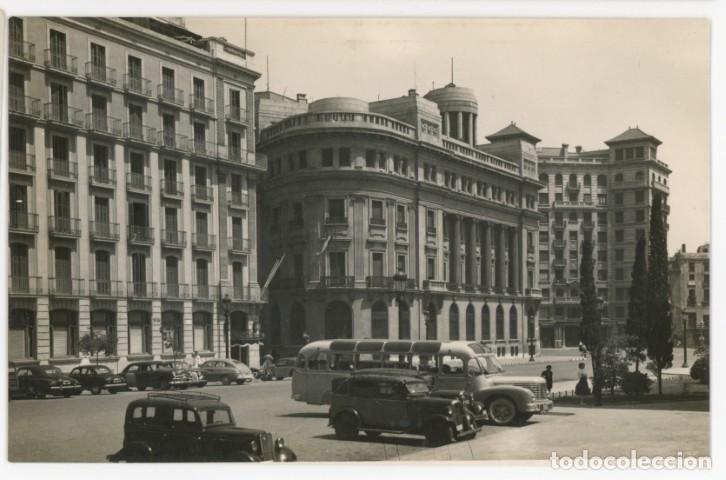 Postales: a11344 Barcelona Avenida De La Catedral Cyz N&ordm;10 sc fotografica automoviles autobus