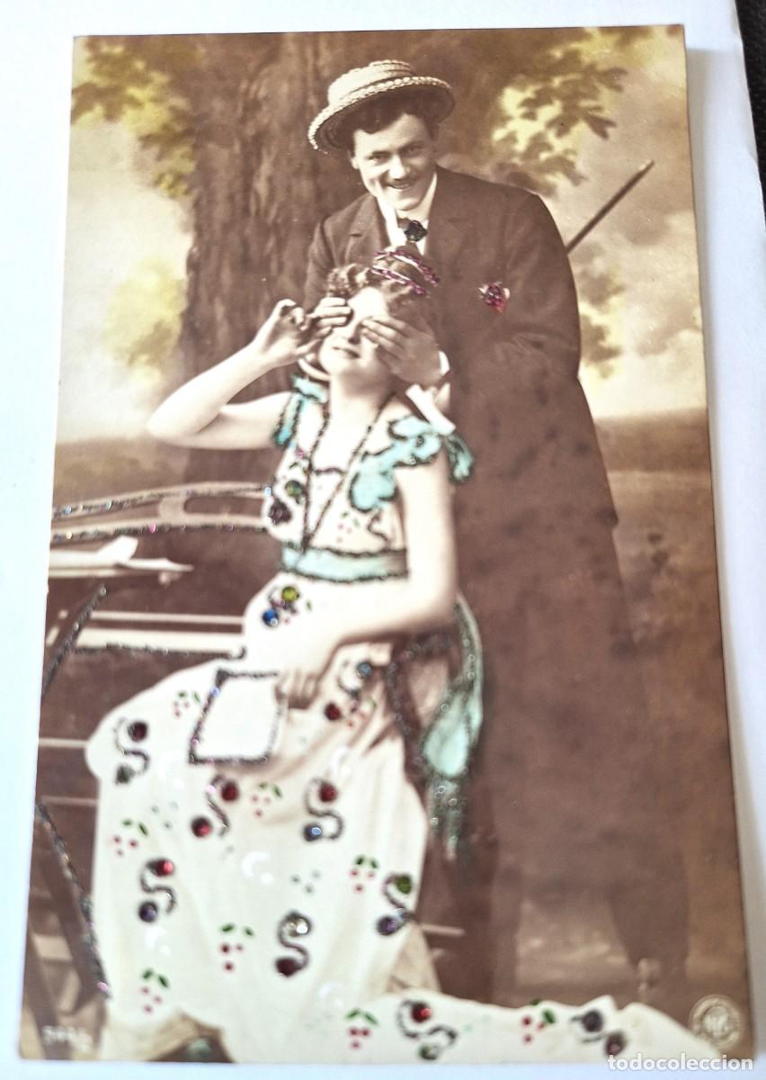 Postales: POSTAL MUY ANTIGUA COLOR - PAREJA CON BRILLOS - MANUSCRITA EN 1907 - BUEN ESTADO