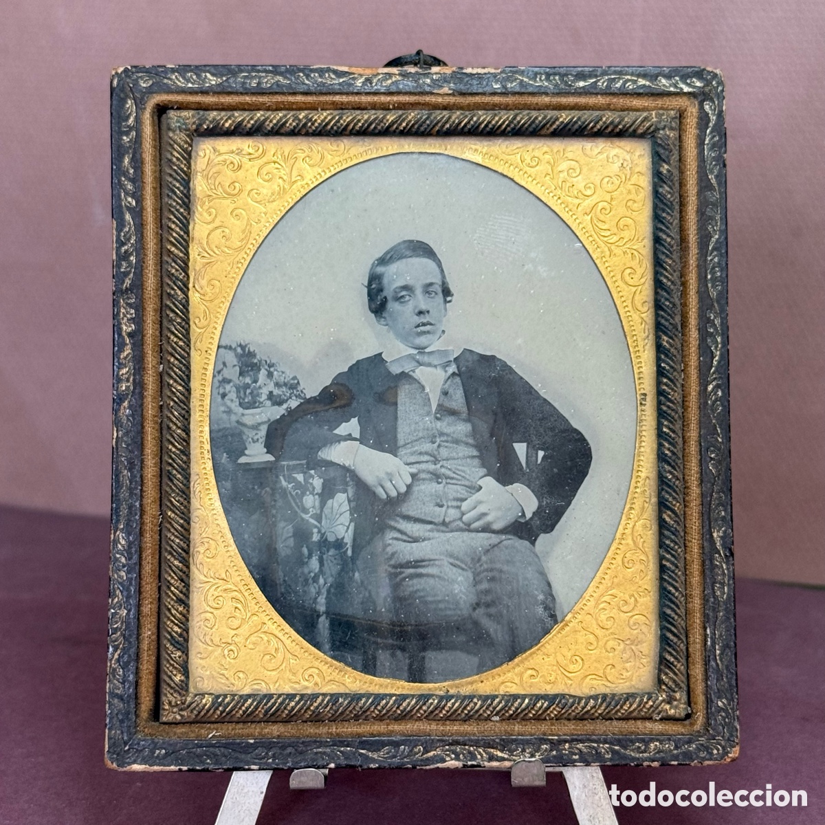 Postales: Daguerrotipo - S. XIX - Joven apoyado en mesa
