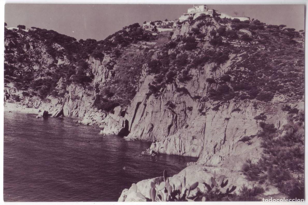 Postales: San Feliu de Guixols (Gerona): Acantilados de San Telmo. Campa&ntilde;&aacute; / Puig Ferr&aacute;n. (A&ntilde;os 50)