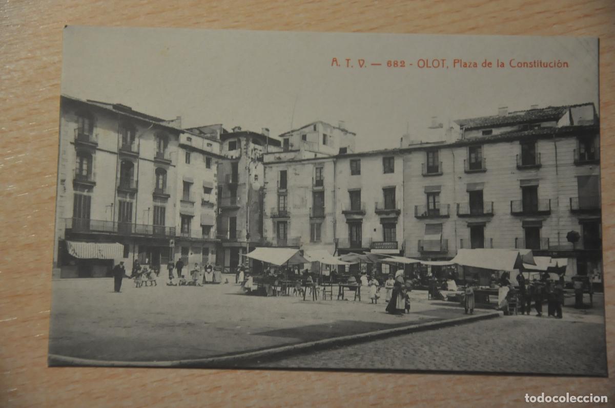 Postales: postal olot, plaza de la constitucion atv 682