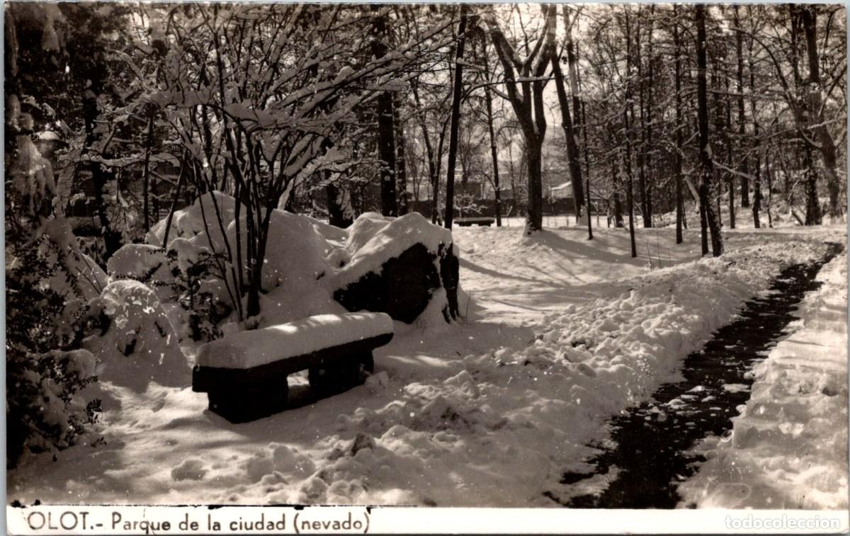 Postales: Olot - Parque de la ciudad (nevado) - Fotogr&aacute;fica - Sin m&aacute;s datos - 141x89mm