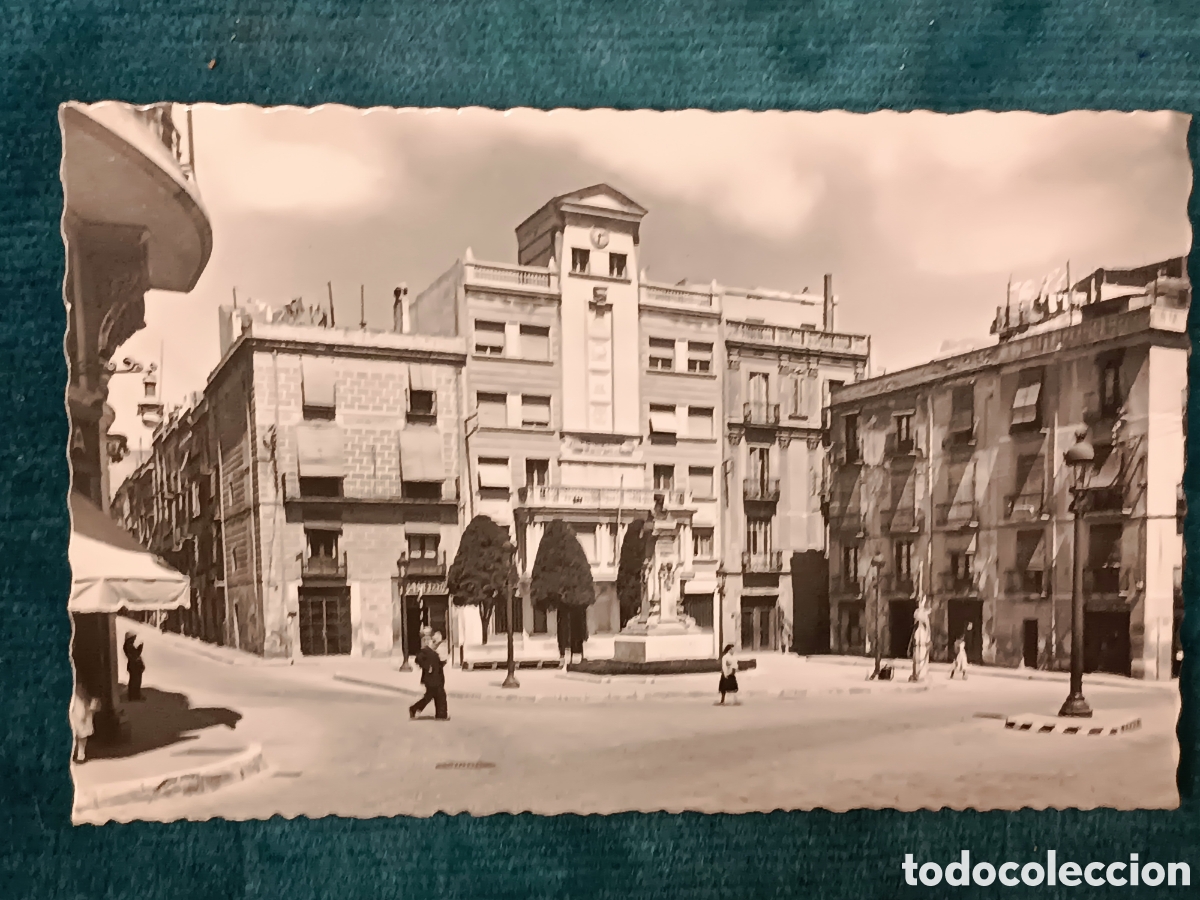Postales: 3 REUS (Tarragona). Plaza de Catalu&ntilde;a