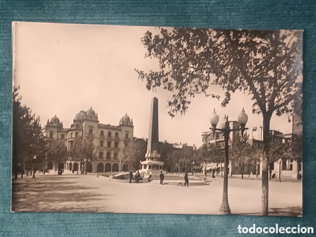 Postales: Reus n&deg;16. Avenida de los Martires y Obelisco a los Caidos