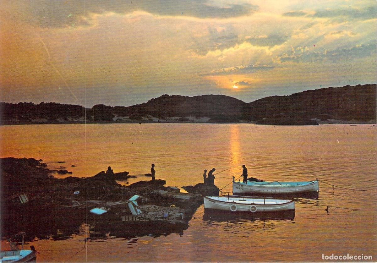 Postales: Postal Puesta de Sol con Barcas y Pescadores