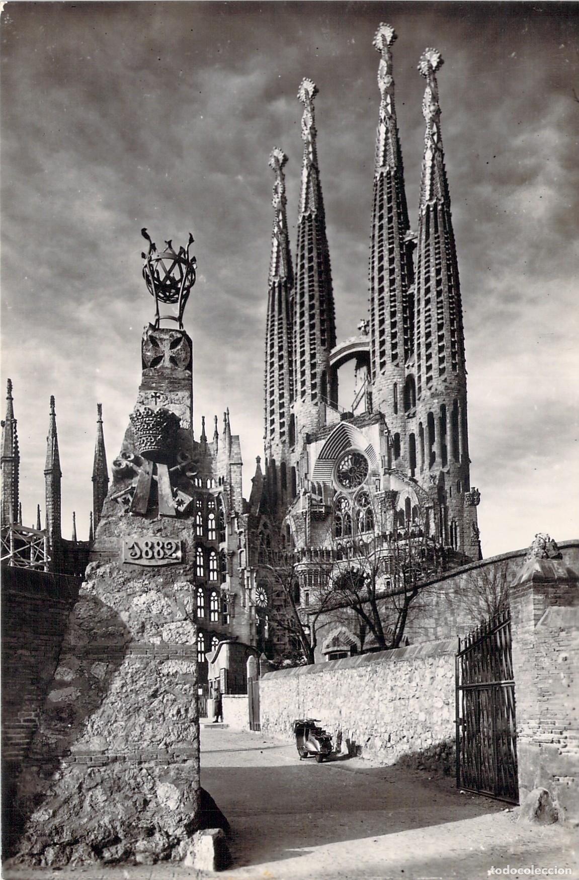 Postales: Postal de la Sagrada Familia de Barcelona con Torres de Gaud&iacute;