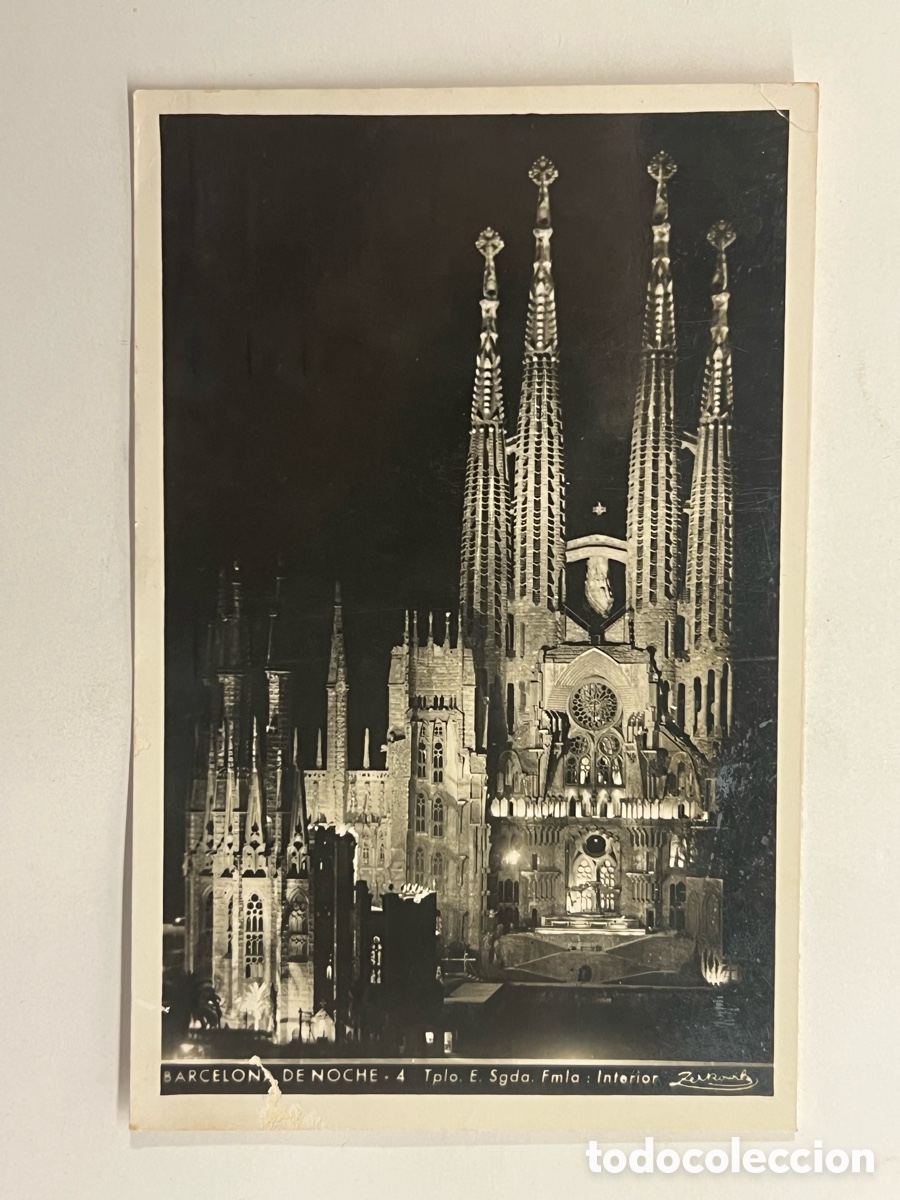 Postales: BARCELONA. Postal No.4, Templo Expiatorio Sagrada Familia. Interior. Zerkowitz (a.1952) Circulada