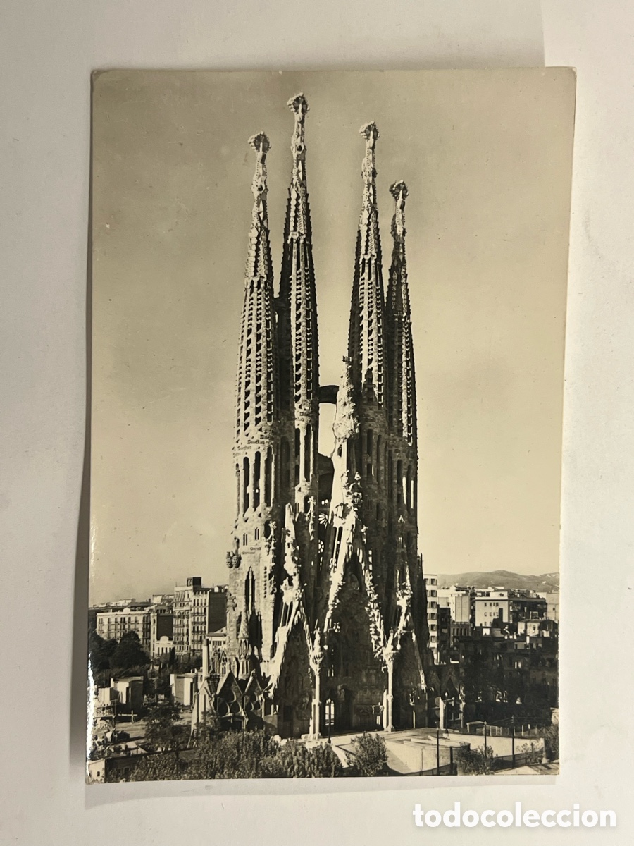Postales: BARCELONA. Postal No.1033, Templo Expiatorio de la Sagrada Familia. ZERKOWITZ (a.1963) circulada
