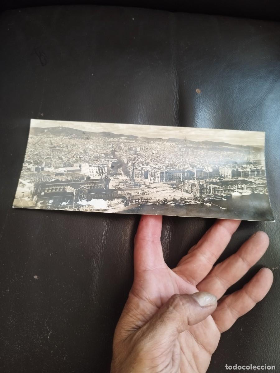 Postales: Antigua tarjeta postal, panor&aacute;mica de Barcelona. El puerto, colon, la rambla. Con falta. Ver fotos.