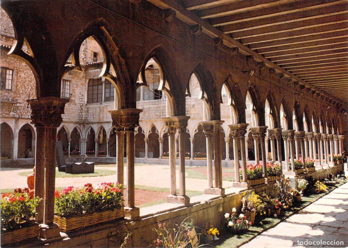 Postales: Postal del Claustro de Santo Domingo en Girona con Exposici&oacute;n de Flores