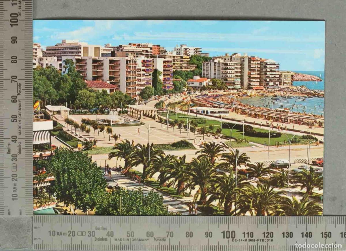 Postales: POSTAL. Vista panor&aacute;mica de playa y paseo mar&iacute;timo con edificios SALOU