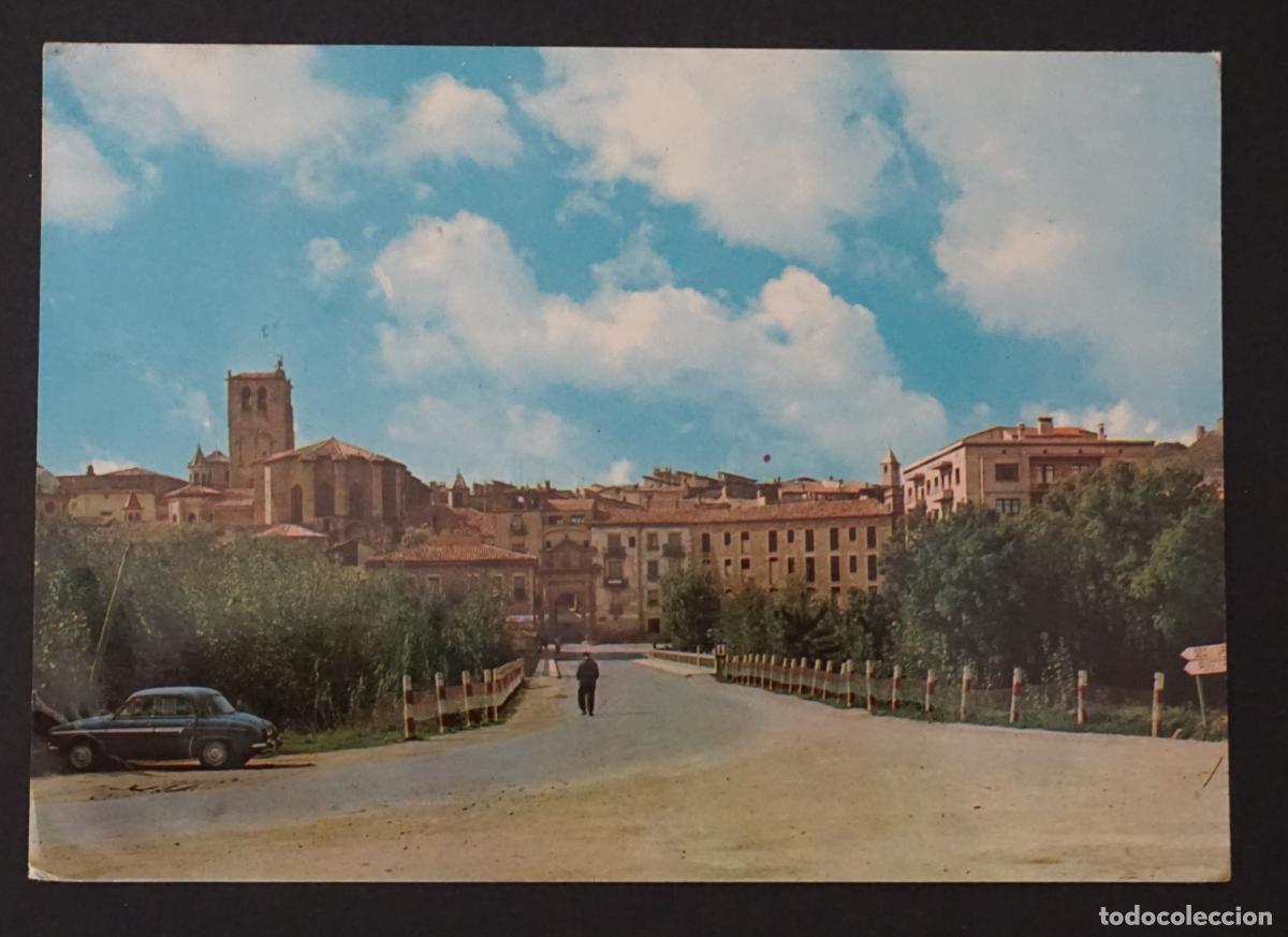 Postales: Solsona (Lleida), entrada a la ciudad, postal circulada con sello y matasellos el a&ntilde;o 1970