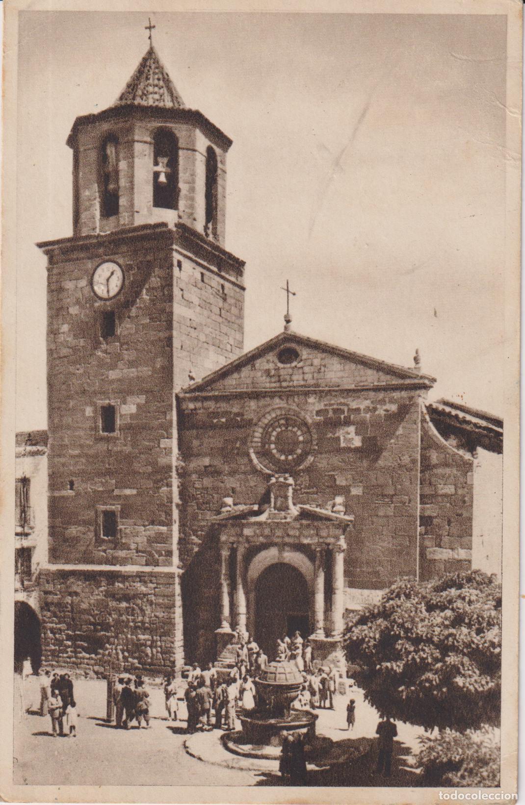 Postales: PRADES (TARRAGONA) IGLESIA, FACHADA PRINCIPAL Y LA FUENTE - HUECOGRABADO RIEUSSET - ESCRITA