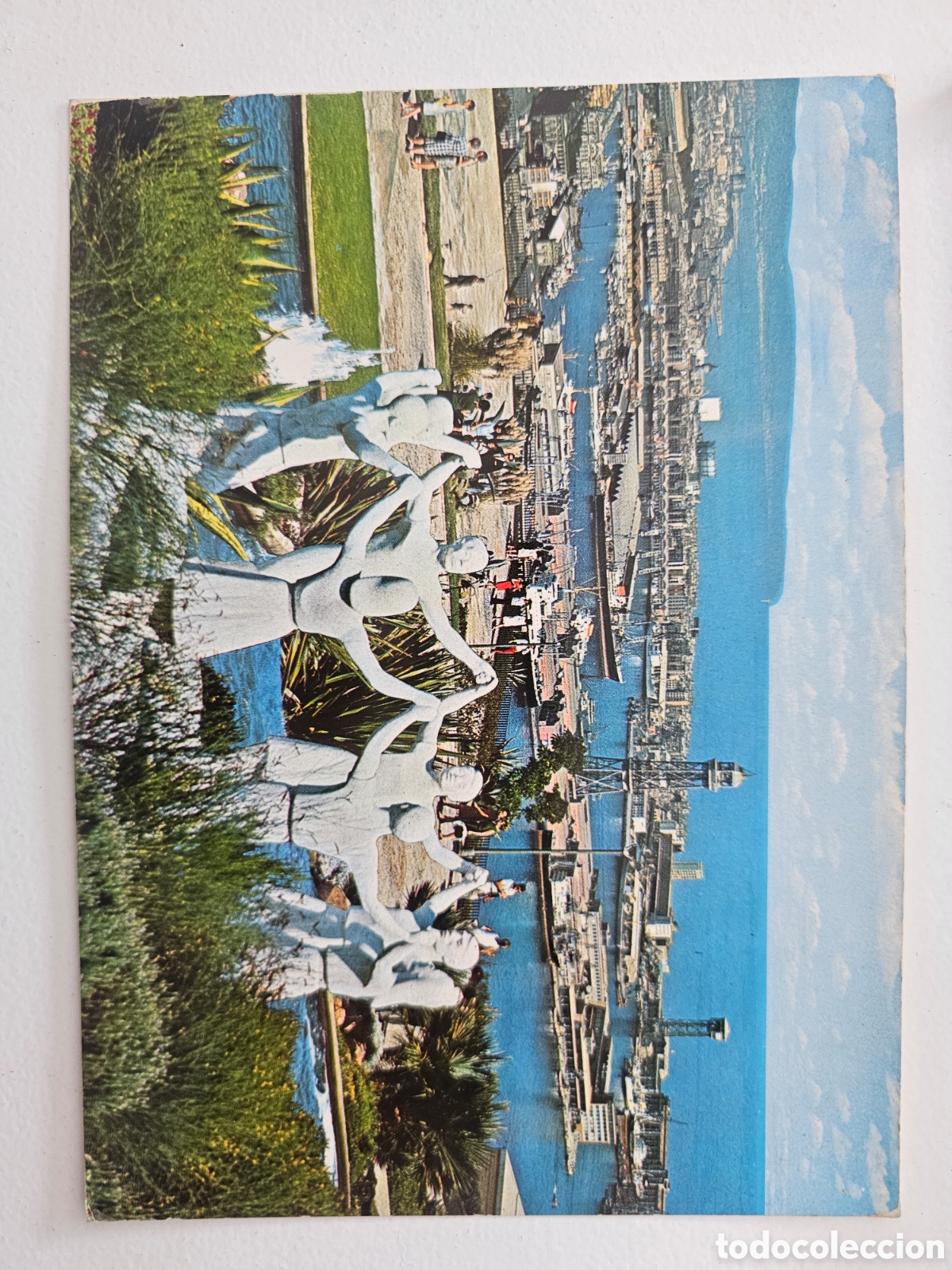 Postales: Postal de gran tama&ntilde;o de Barcelona n&deg;1508 Monumento a la ssrdana La bandera 1970