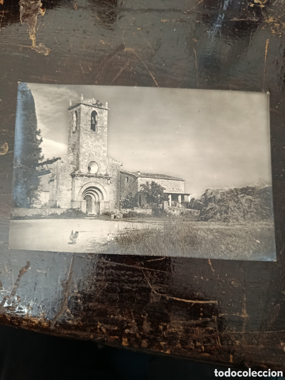 Postales: Postal de ba&ntilde;olas iglesia romanoca porqueras