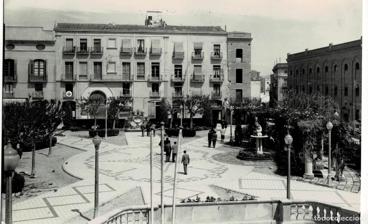 Cartoline: POSTAL MODERNA DE CATALU&Ntilde;A. VALLS. PLAZA DE LOS MARTIRES. P-CAT-2168