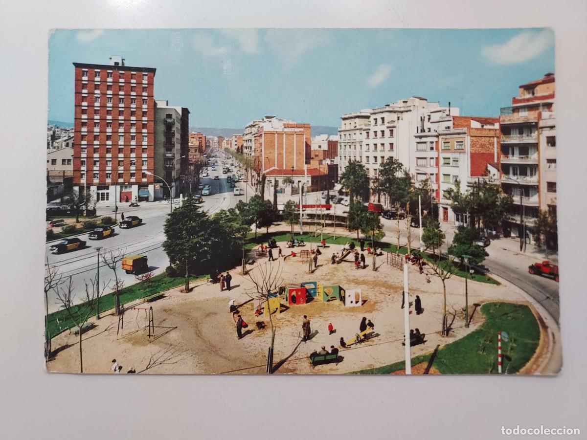 Postales: POSTAL BARCELONA PLAZA Y PASEO MARAGALL. 1964. SIN CIRCULAR. PARQUE INFANTIL