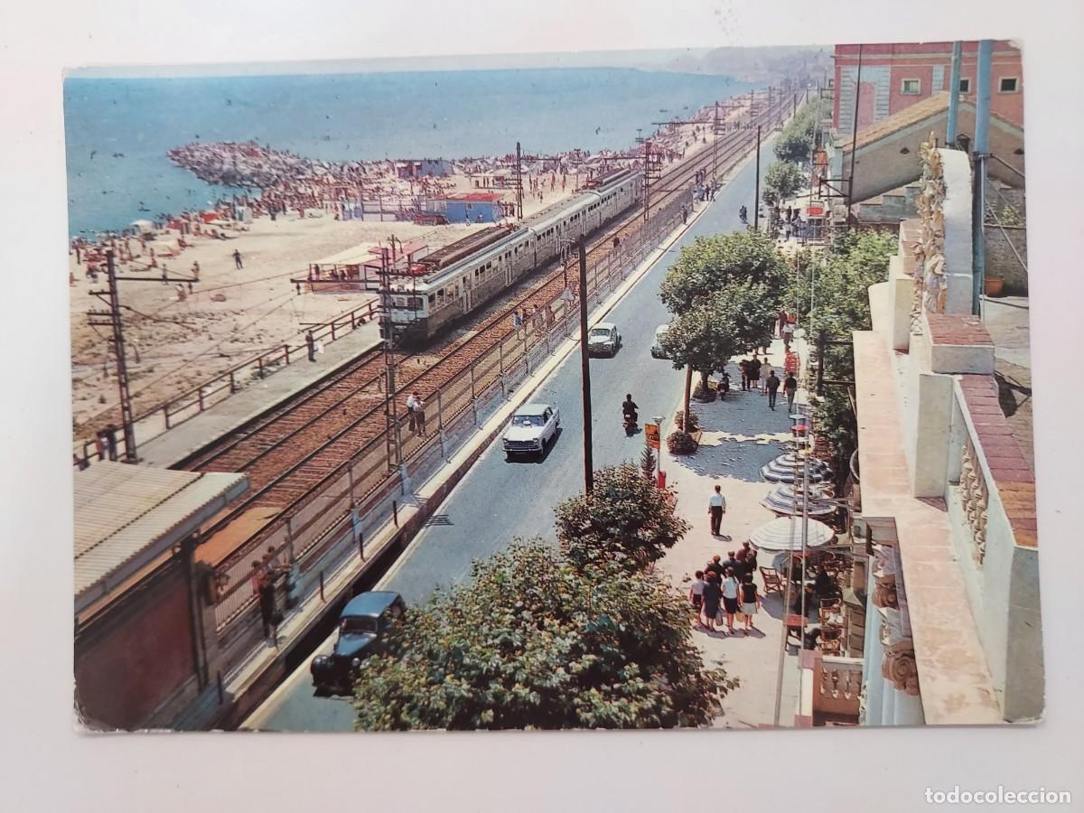 Postales: POSTAL MASNOU TREN Y PLAYA. 1963. SIN CIRCULAR. BARCELONA. FERROCARRIL