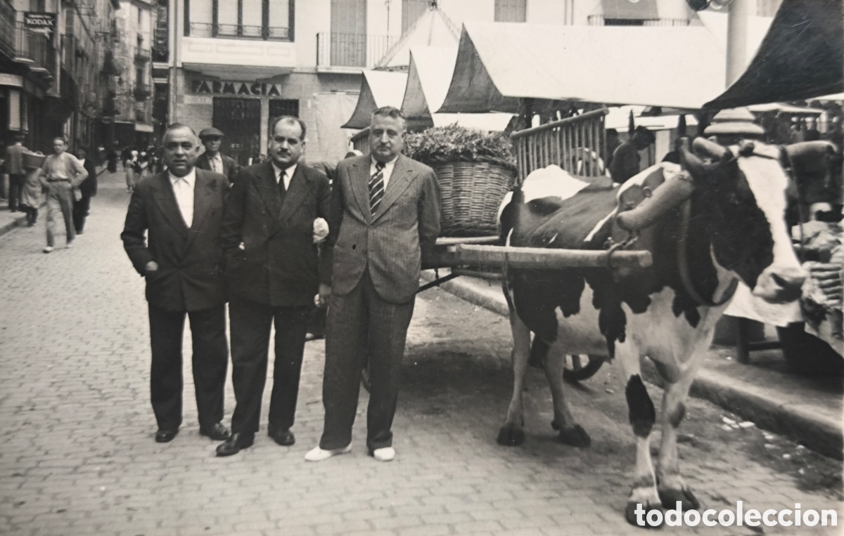 Postales: CATALUNYA DIA DE MERCAT LLOC SENSE IDENTIFICAR POSTAL FOTOGR&Aacute;FICA C. 1955