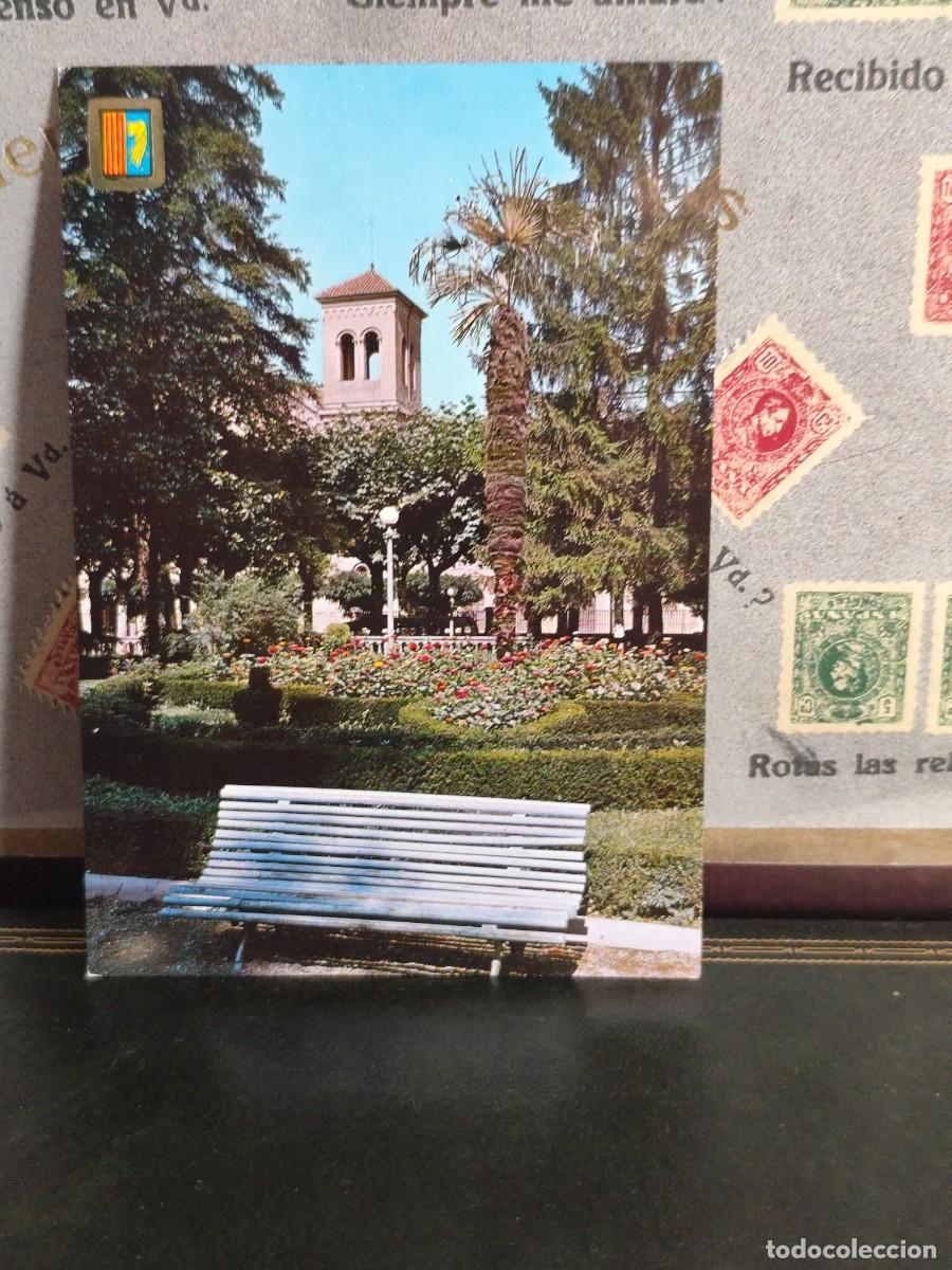 Postales: P5961 Postal Olot 2453 Plaza Clara detalle. Escudo de oro